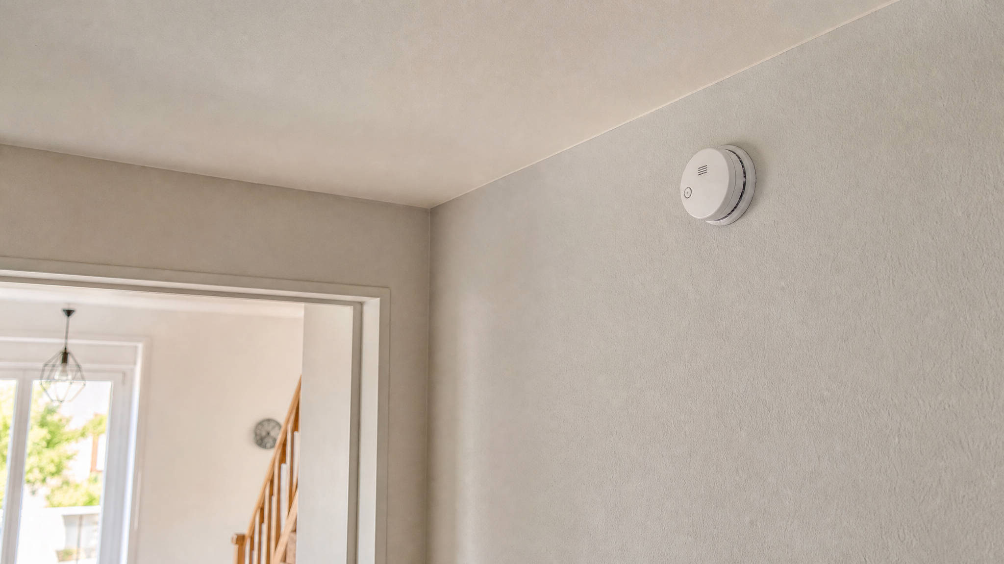 installer detecteur fumee mur job 2816 20260626 091647 découvrez s'il est possible d'installer un détecteur de fumée sur un mur, les recommandations de sécurité et les meilleures pratiques pour garantir une protection optimale contre les incendies dans votre logement.